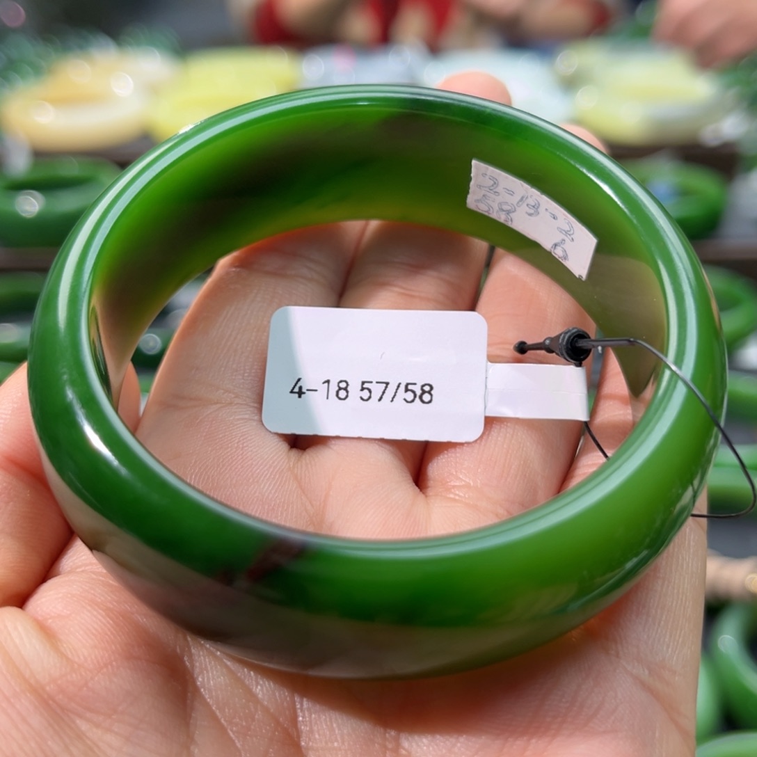 和田玉（碧玉）手镯未镶嵌