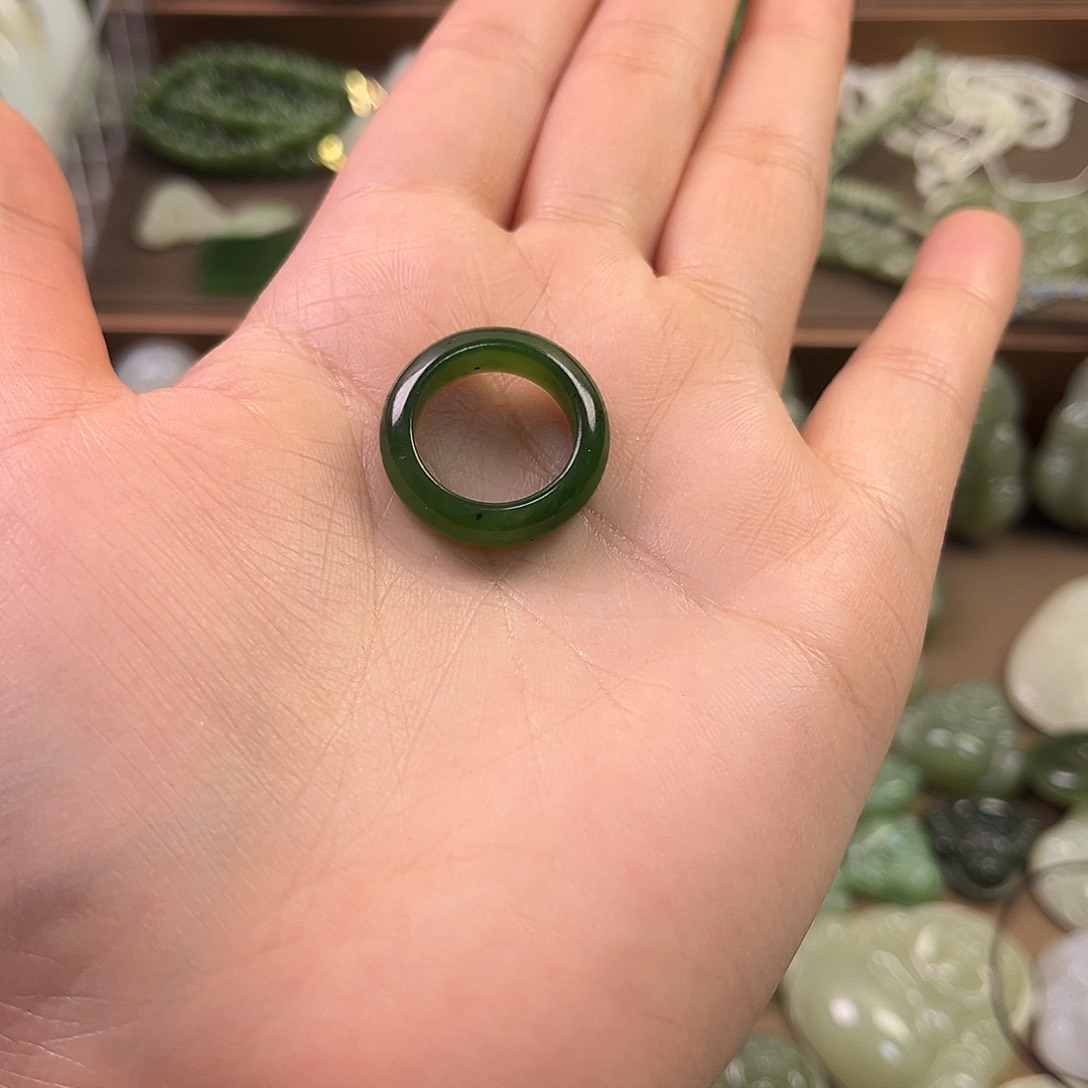 和田玉吊坠(赠链)未镶嵌每****条