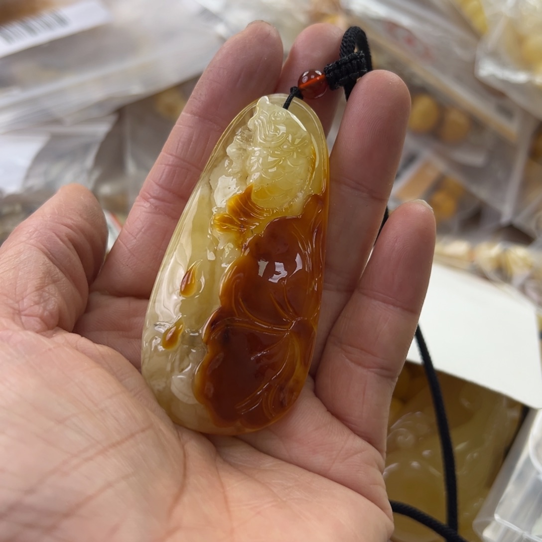 琥珀珠宝奇石未镶嵌