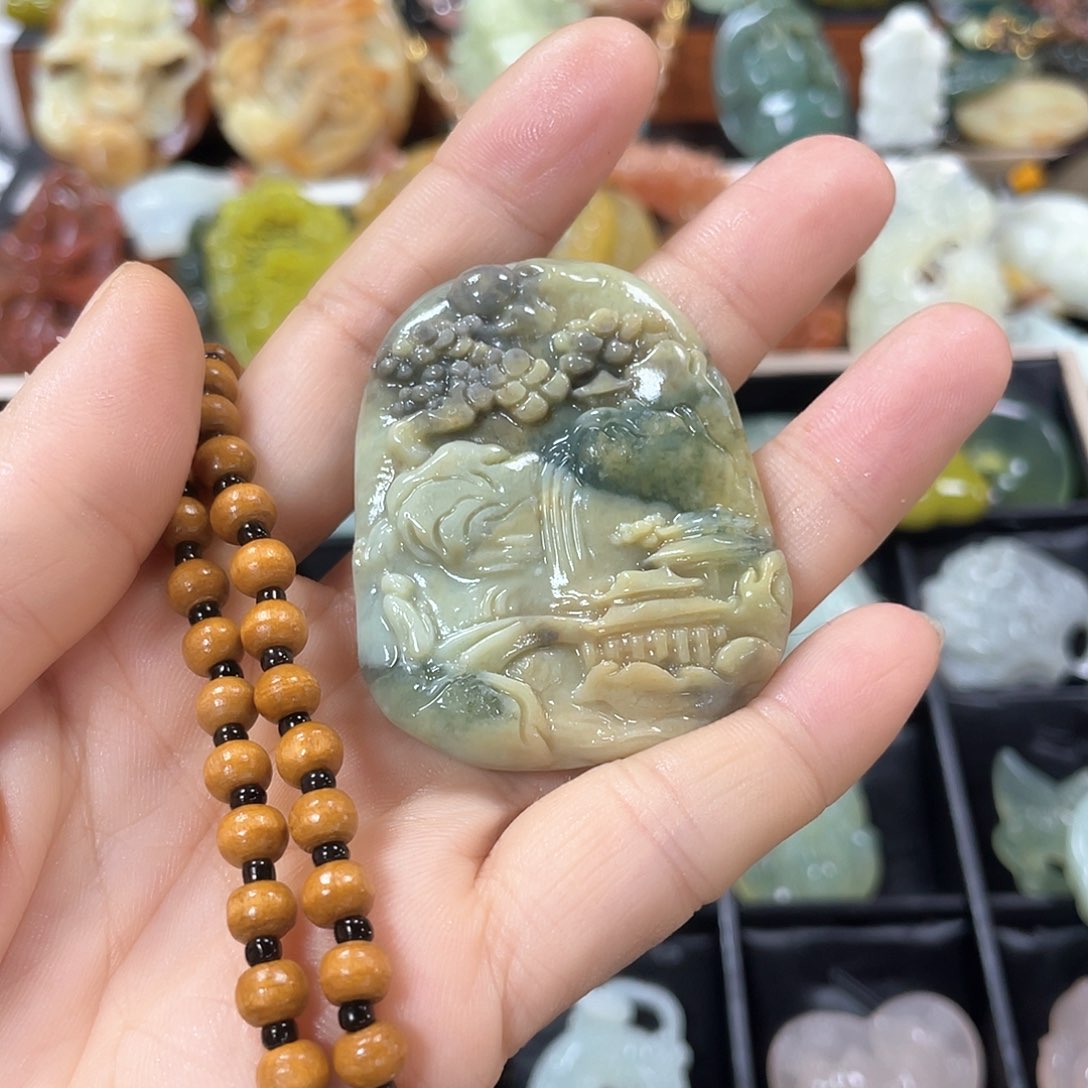 蛇纹石玉颈饰未镶嵌