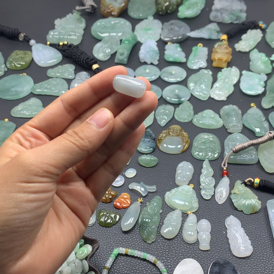 翡翠颈饰未镶嵌随行珠