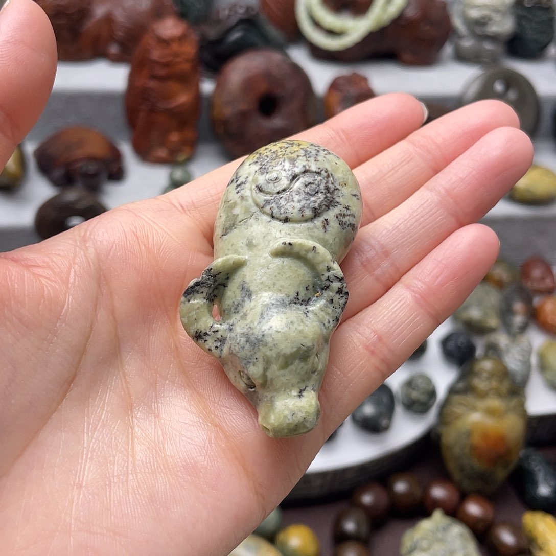 岫岩河磨玉（透闪石质玉）未镶嵌颈饰