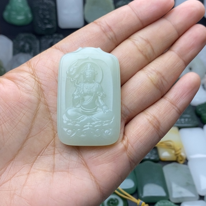 东***选和田玉未镶嵌颈饰不退换