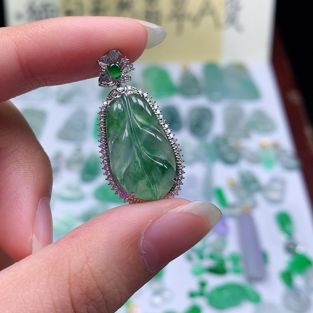 翡翠裸石18K金镶嵌缅甸天然A货翡翠冰种叶子