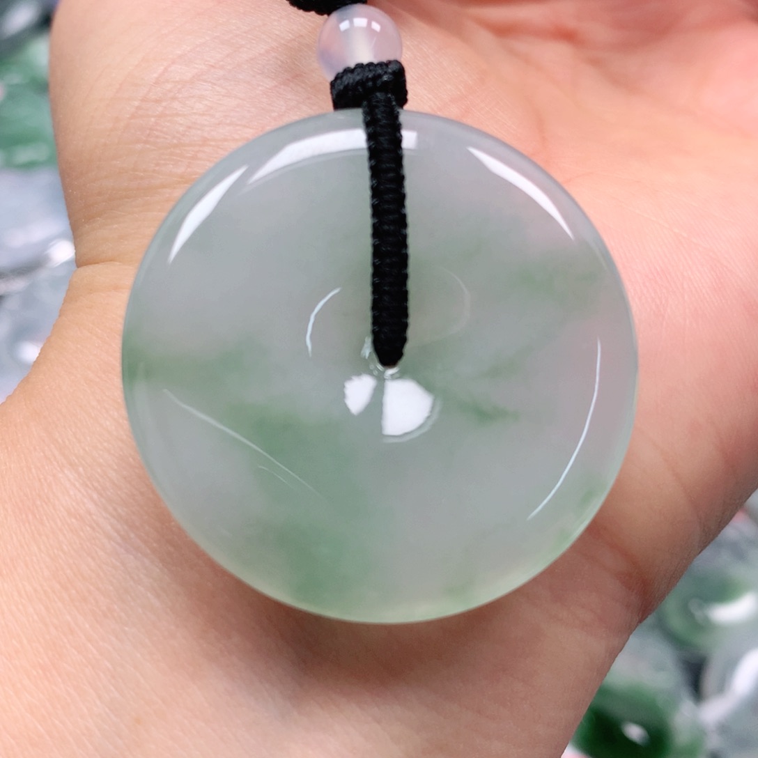 翡翠颈饰未镶嵌天然翡翠