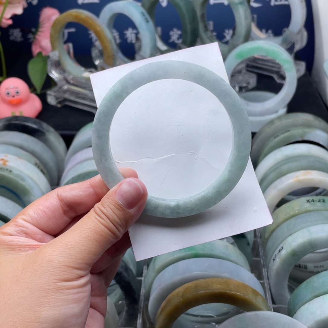 定制翡翠未镶嵌翡翠手镯