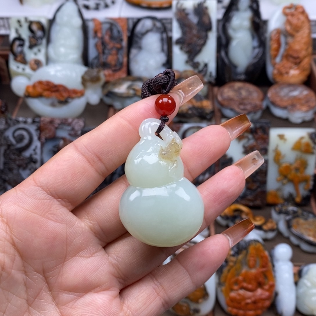 颈饰未镶嵌和田玉