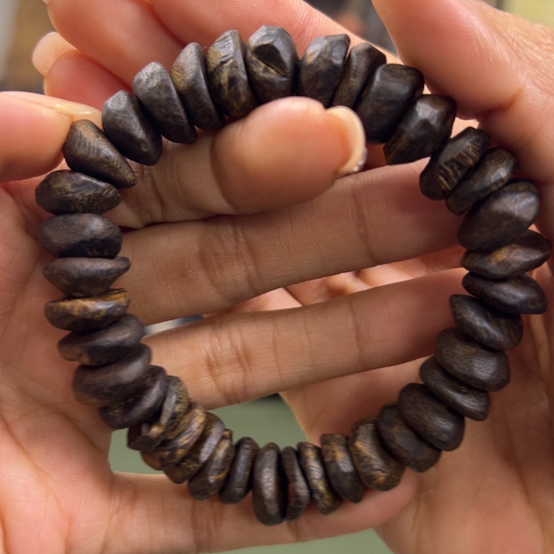 沉香手串透顶绿沉水包壳卡1.2/22g