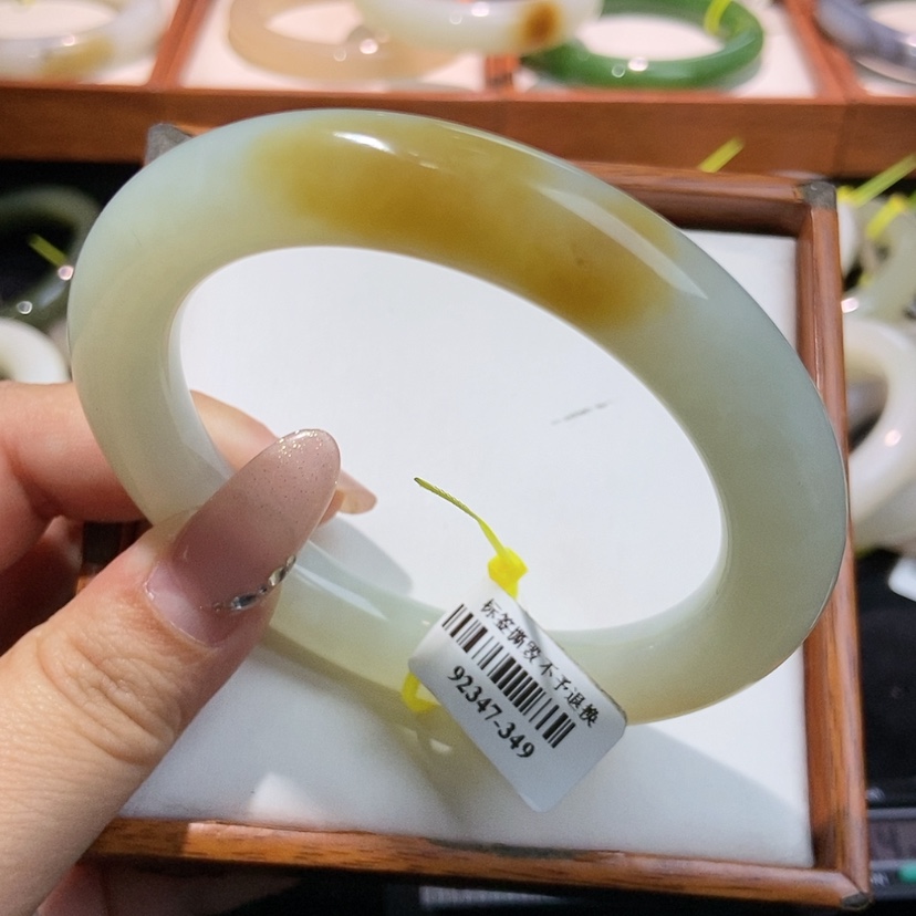 【闪购商品】和田玉未镶嵌手镯61.8