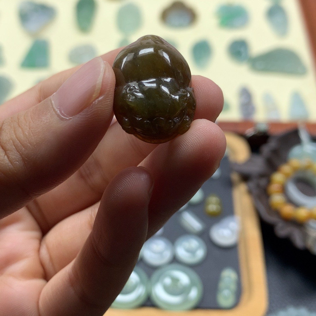 颈饰未镶嵌翡翠金蟾