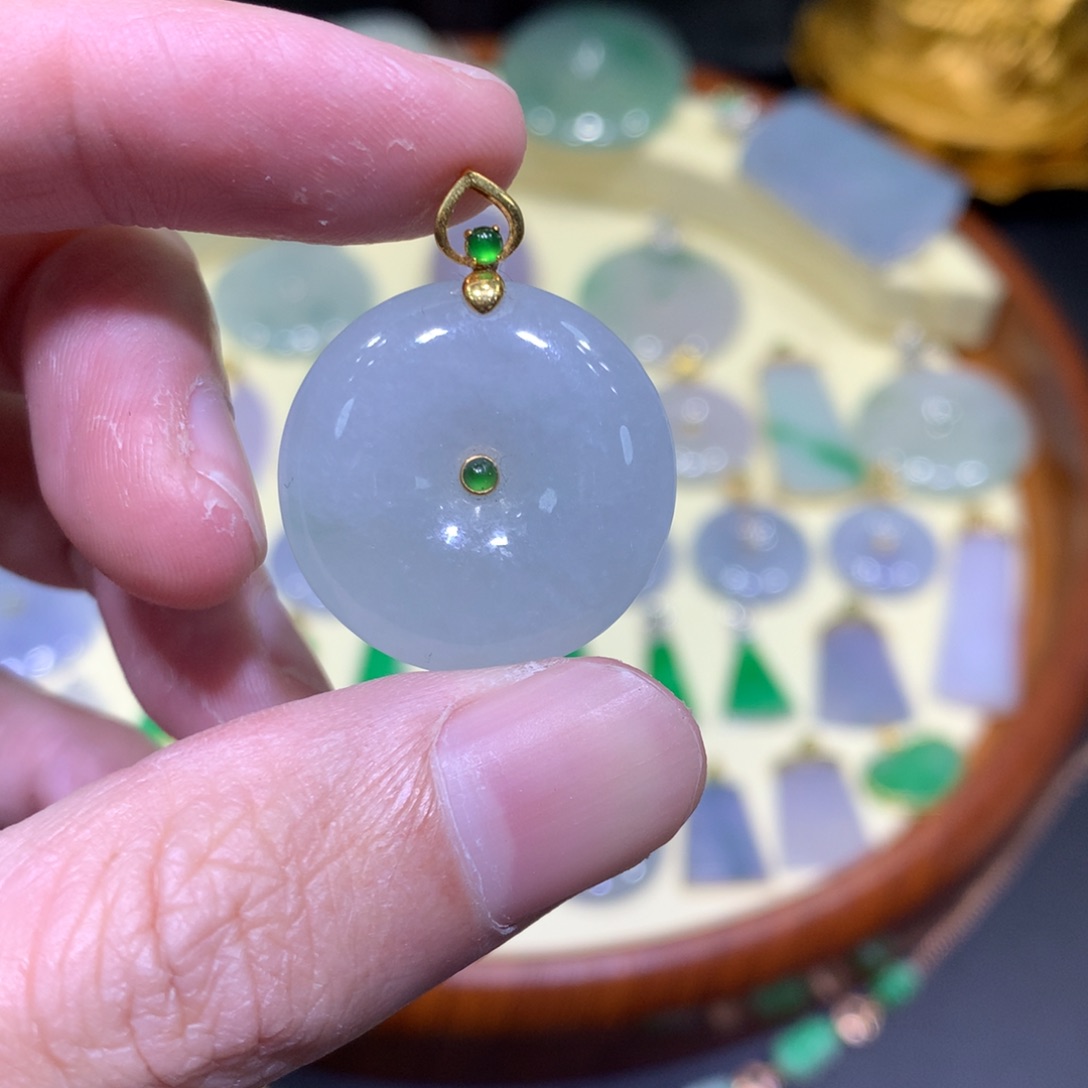 翡翠吊坠(不含链)18K金镶嵌