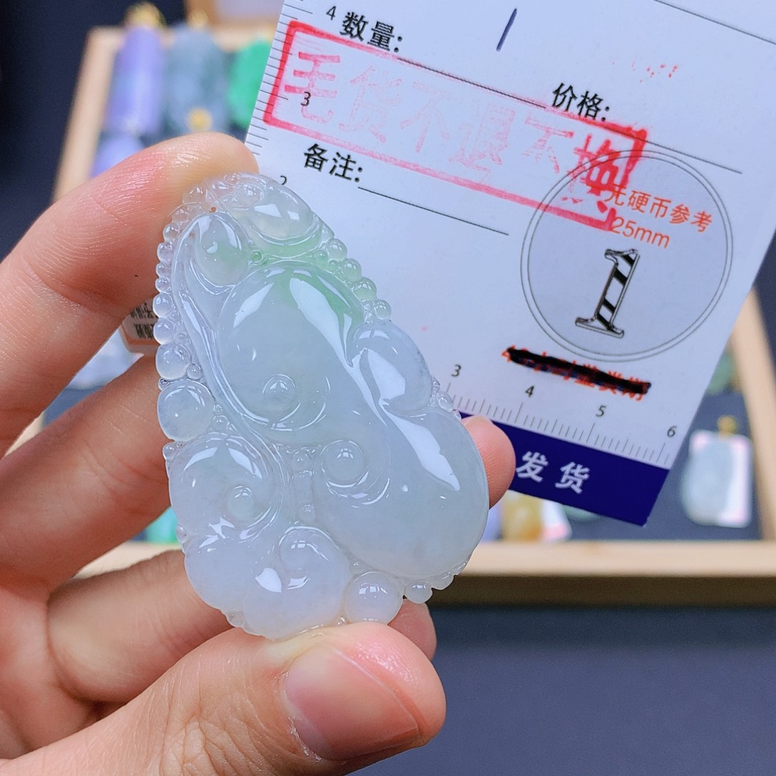 翡翠未镶嵌颈饰翡翠