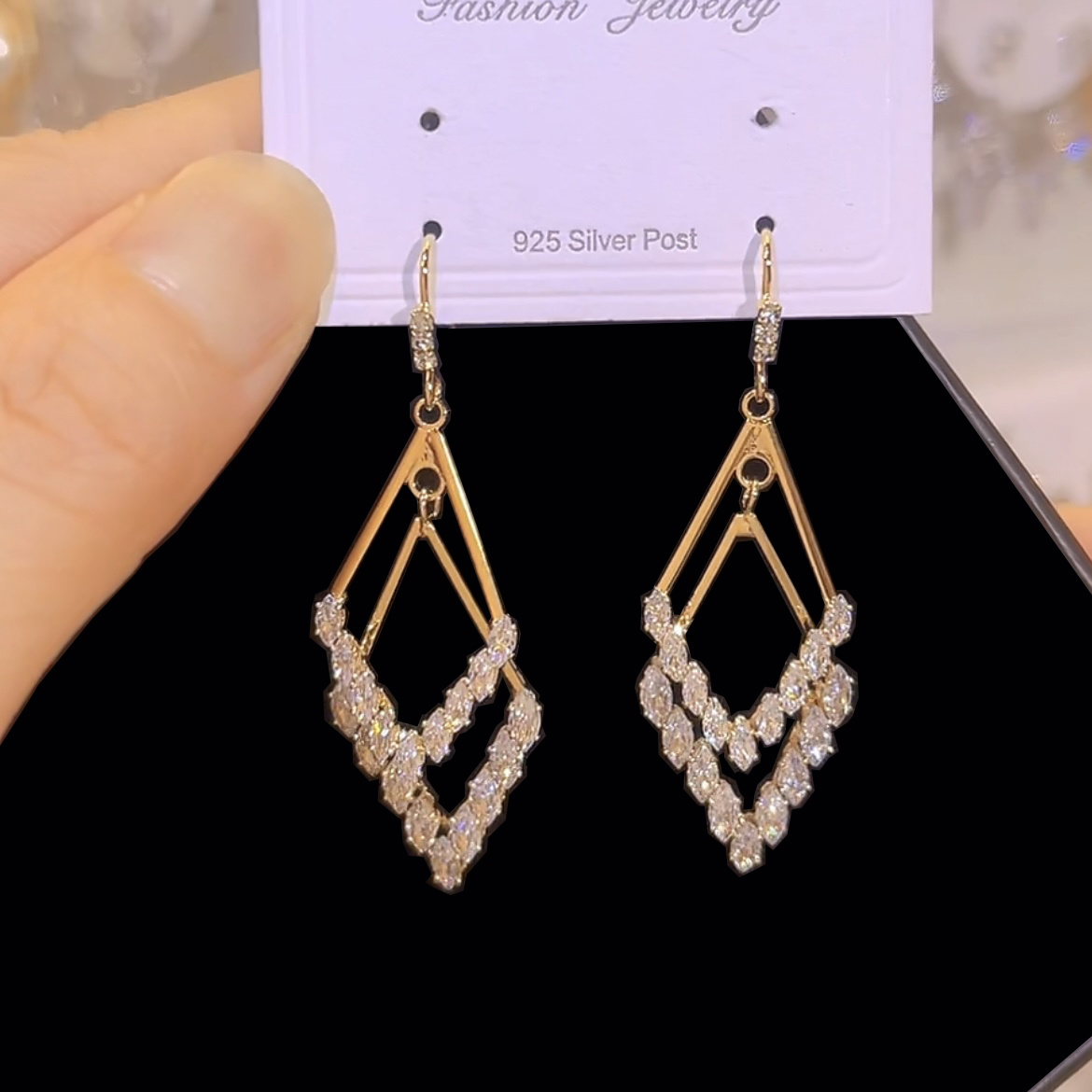 铜合金合成锆石耳饰 高级感菱形几何耳钩耳环W166设计感经典百搭