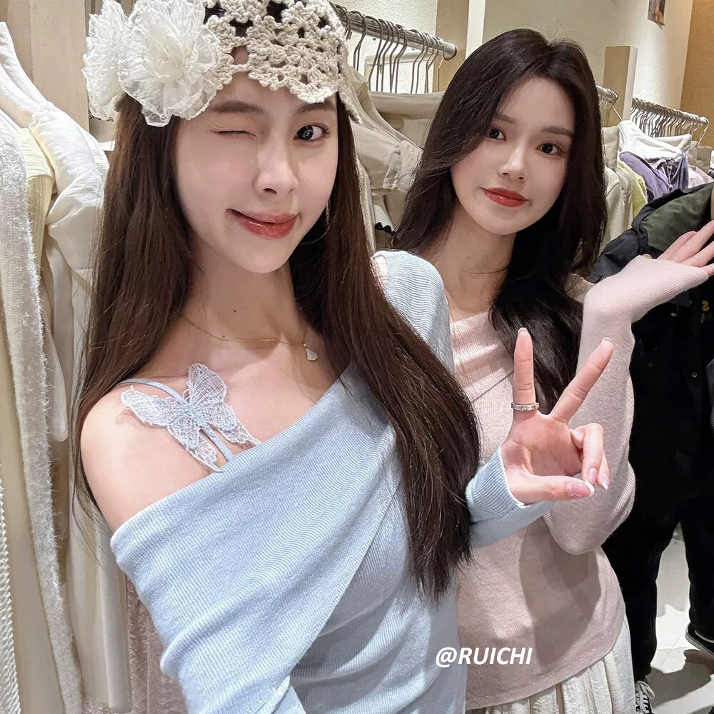 韩系纯欲风~2025秋季新款蝴蝶结肩带斜领针织上衣百搭时尚针织衫