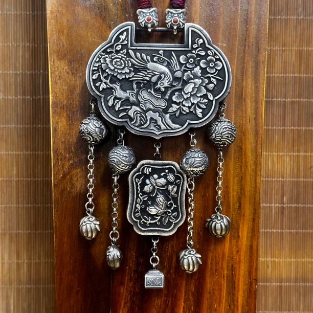 吊坠足银 足银手工錾刻老银匠非遗传承凤戏牡丹老银锁（单锁价格