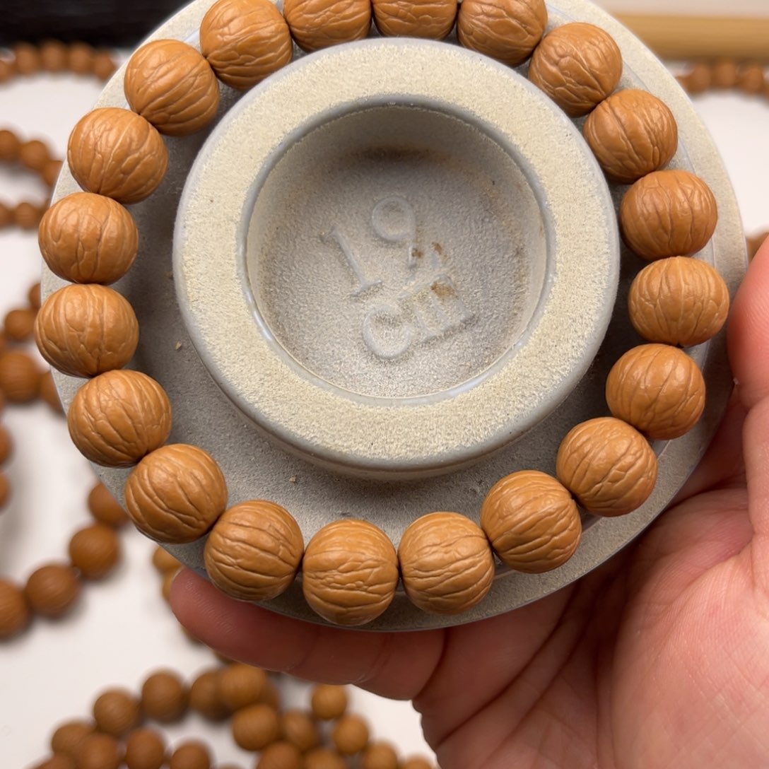 网***代吊坠猴头核桃聚宝盆