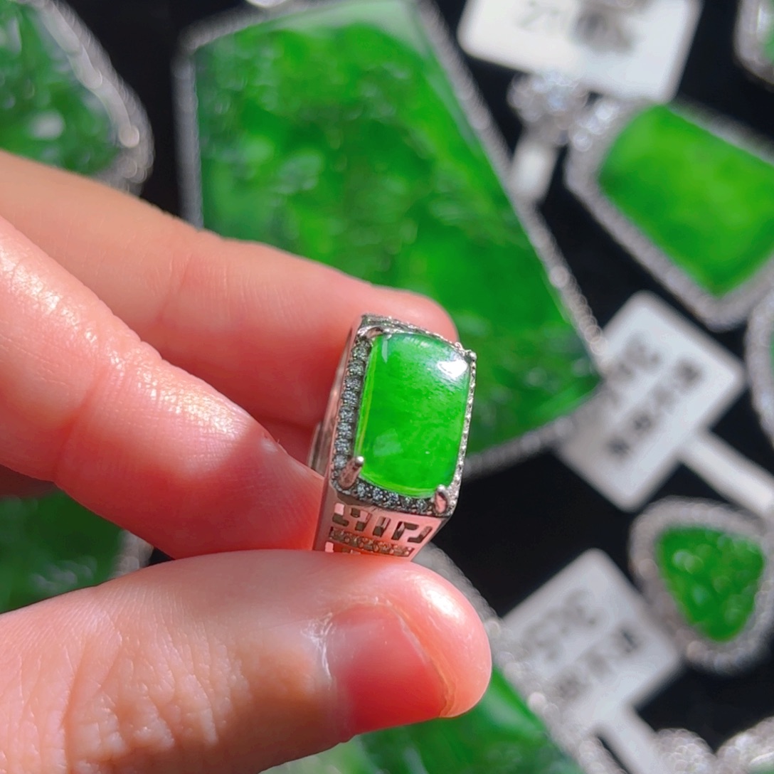 翡翠颈饰银S925镶嵌马鞍