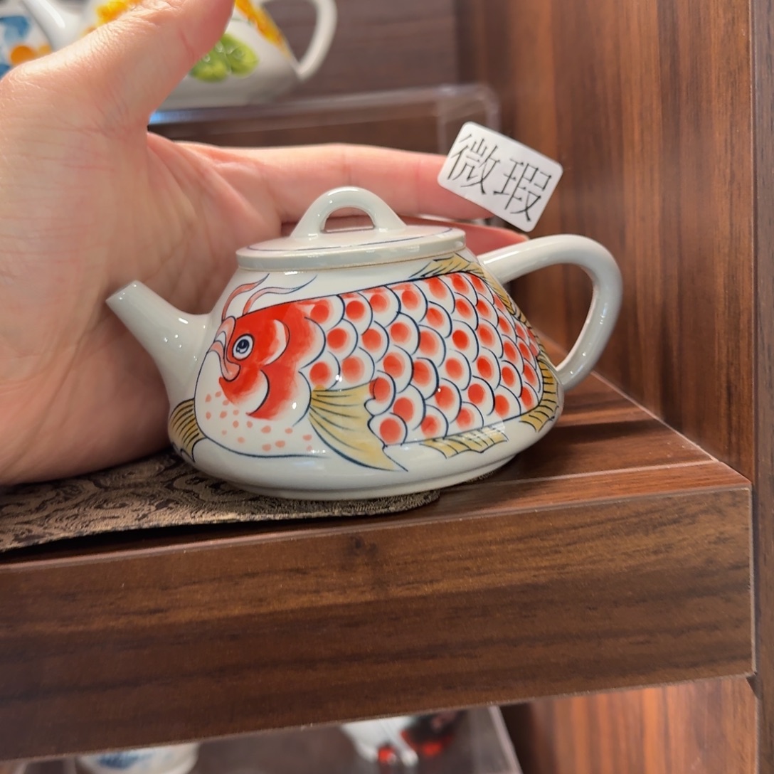 釉下手绘茶具微瑕