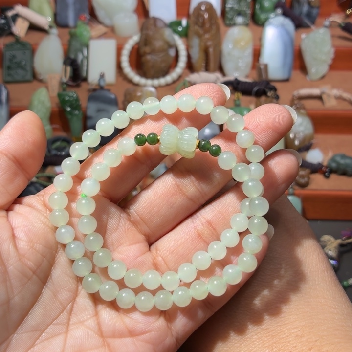 和田玉18K金镶嵌颈饰