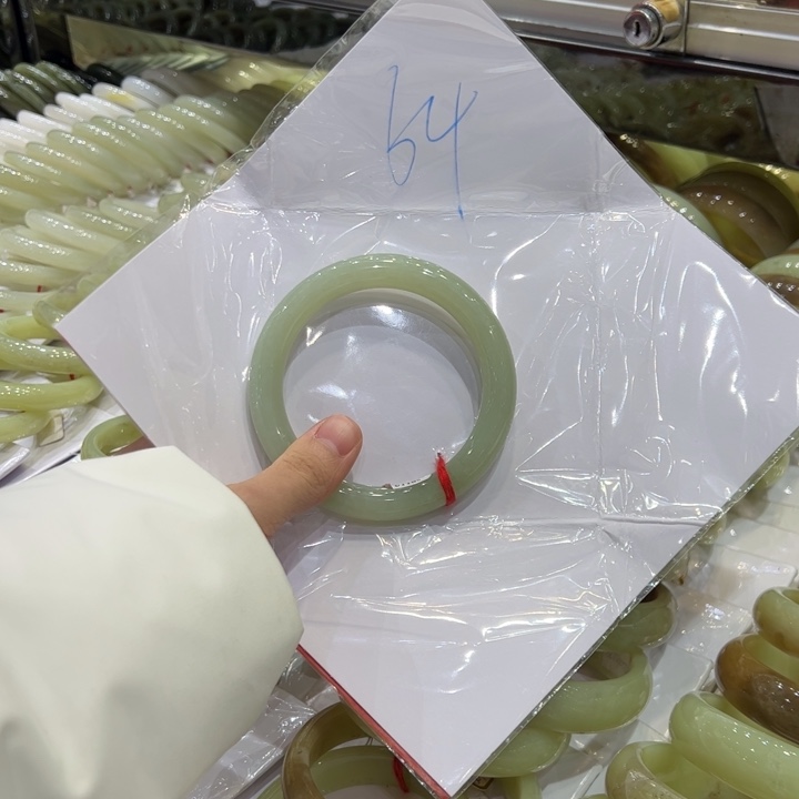 圆***滚和田玉未镶嵌手镯