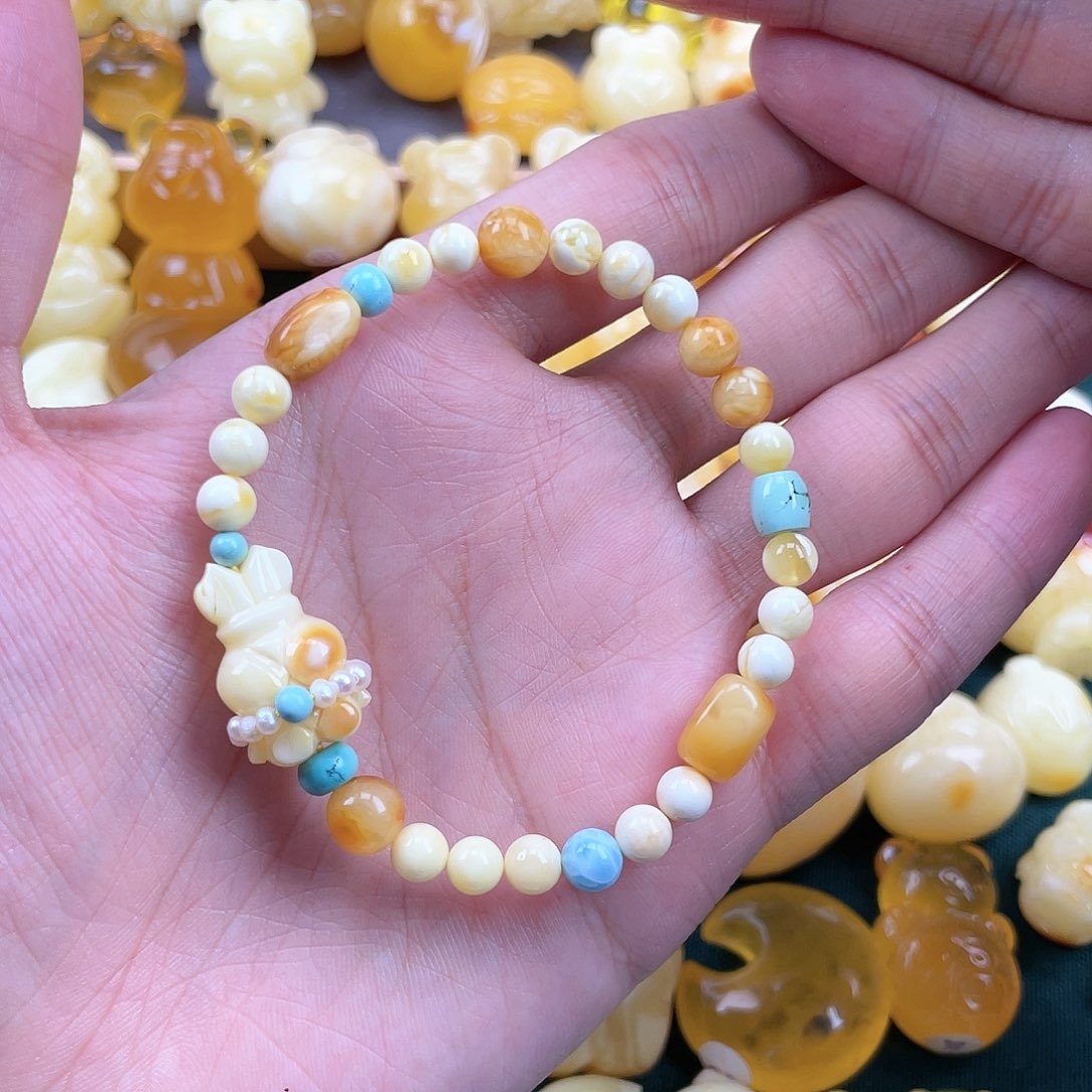 琥珀裸石未镶嵌蜜蜡