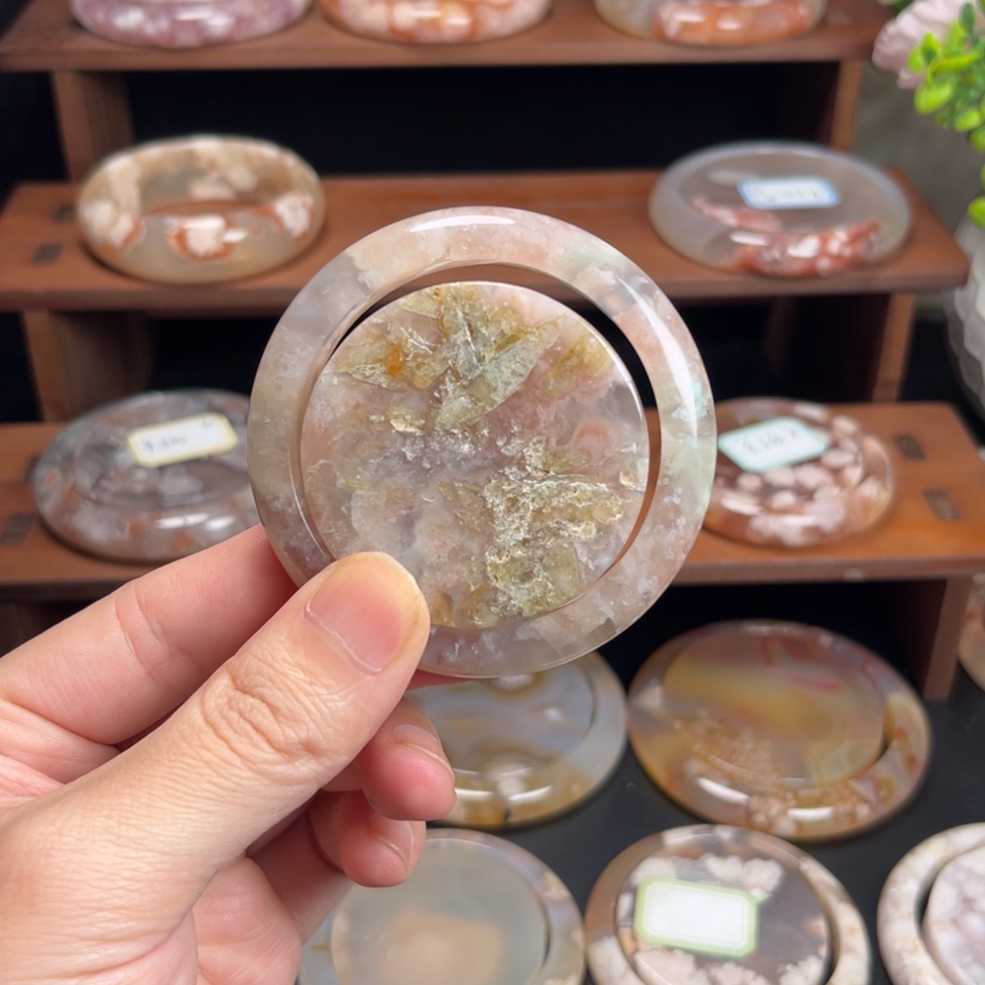 米***粥玛瑙/玉髓未镶嵌手镯