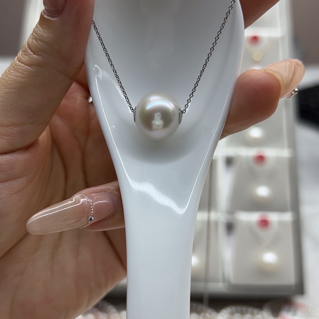 淡水珍珠颈饰18K金镶嵌