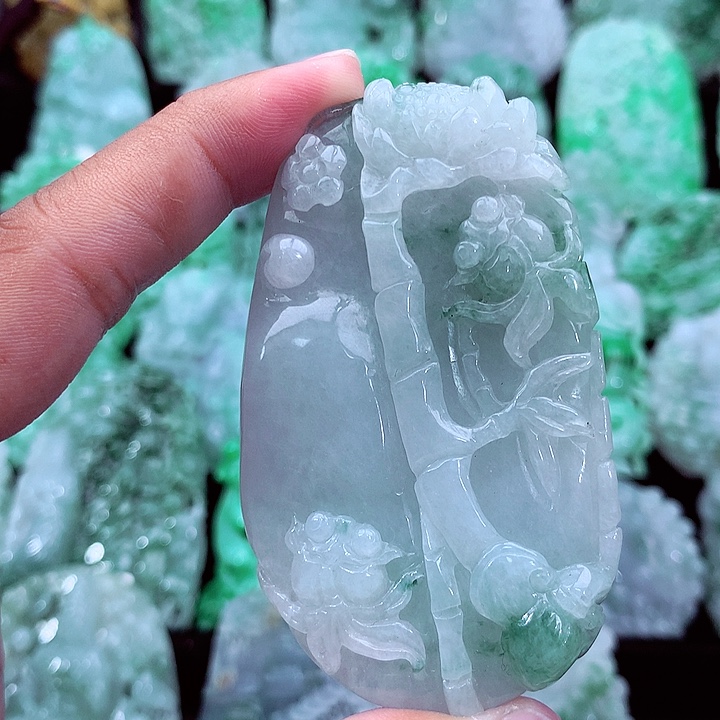 吊坠(不含链)未镶嵌翡翠