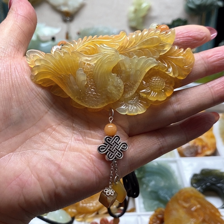 蛇纹石玉颈饰未镶嵌儒**化