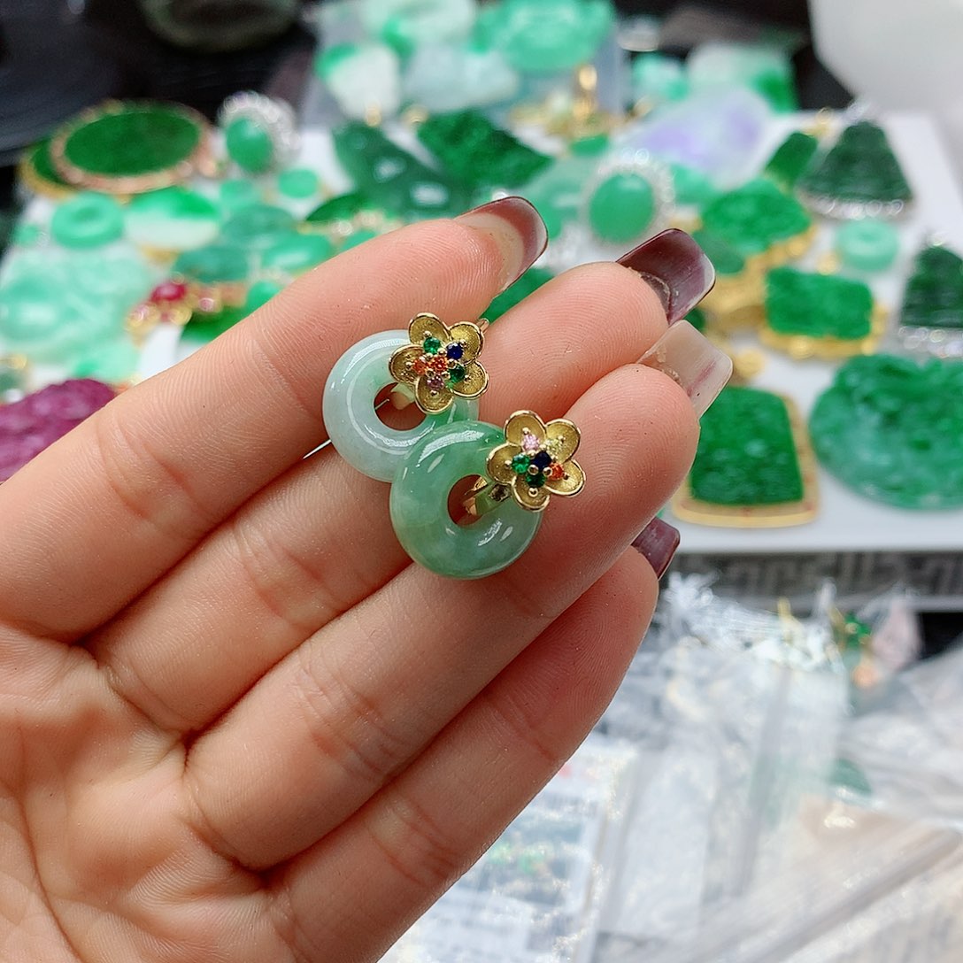 【闪购商品】翡翠耳饰未镶嵌，