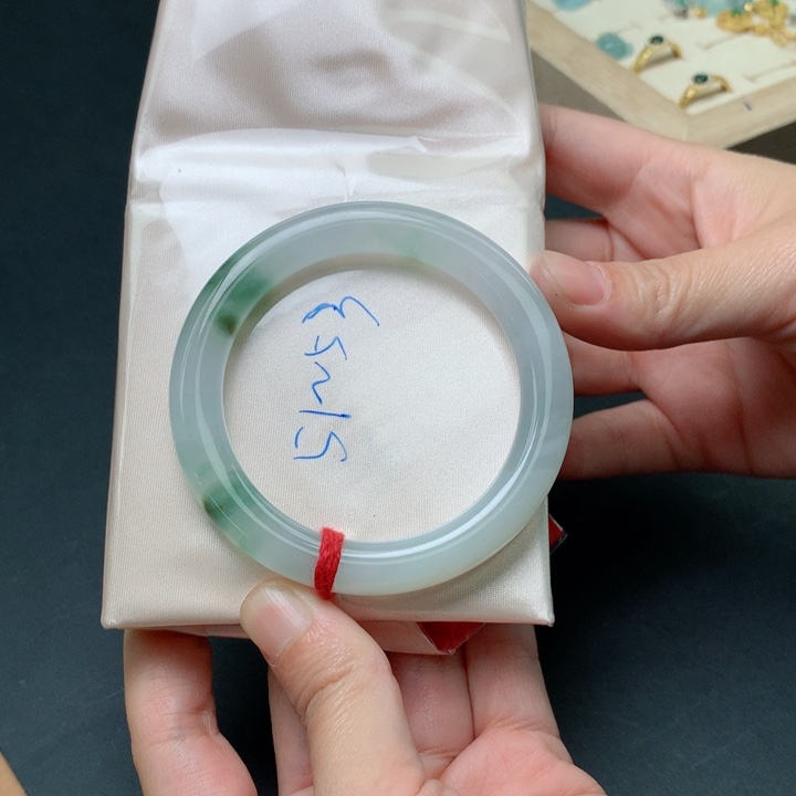 未镶嵌手镯翡翠翡翠