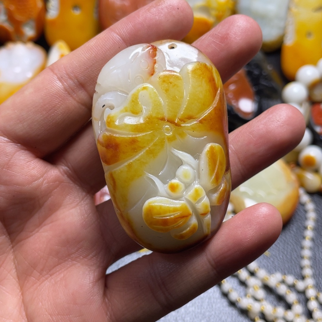 和田玉未镶嵌颈饰