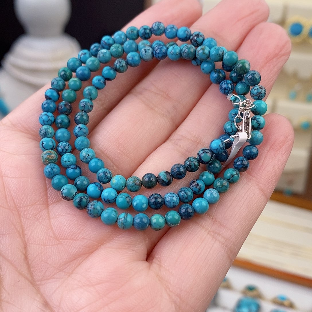 绿松石颈饰未镶嵌