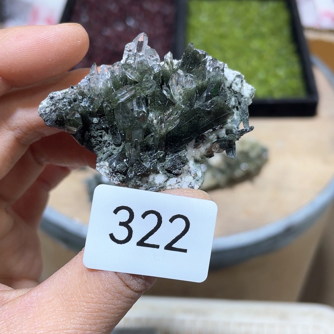 水晶摆件…..未镶嵌硅*