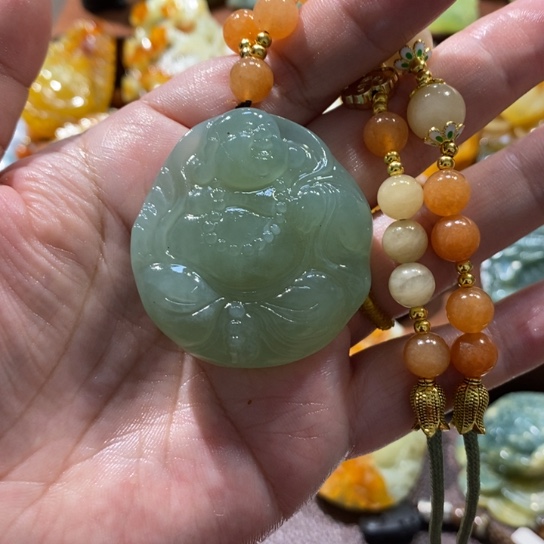 蛇纹石玉未镶嵌颈饰