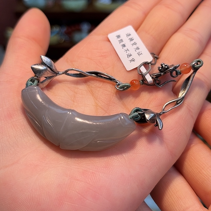 S***s和田玉未镶嵌手链