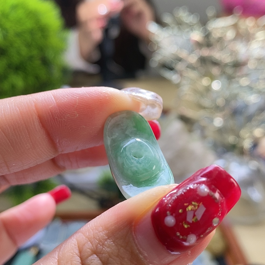 【闪购商品】翡翠颈饰未镶嵌元宝