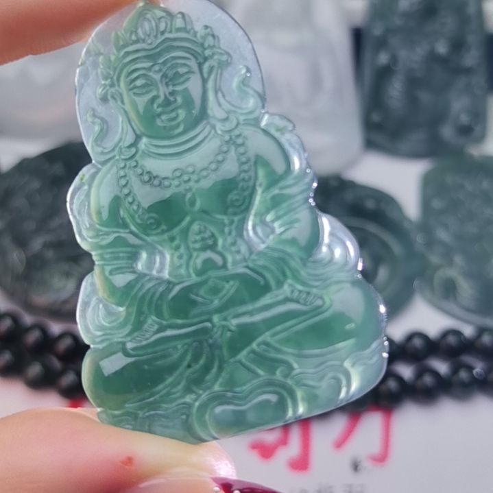 翡翠颈饰未镶嵌天然的A货翡翠多样性发货