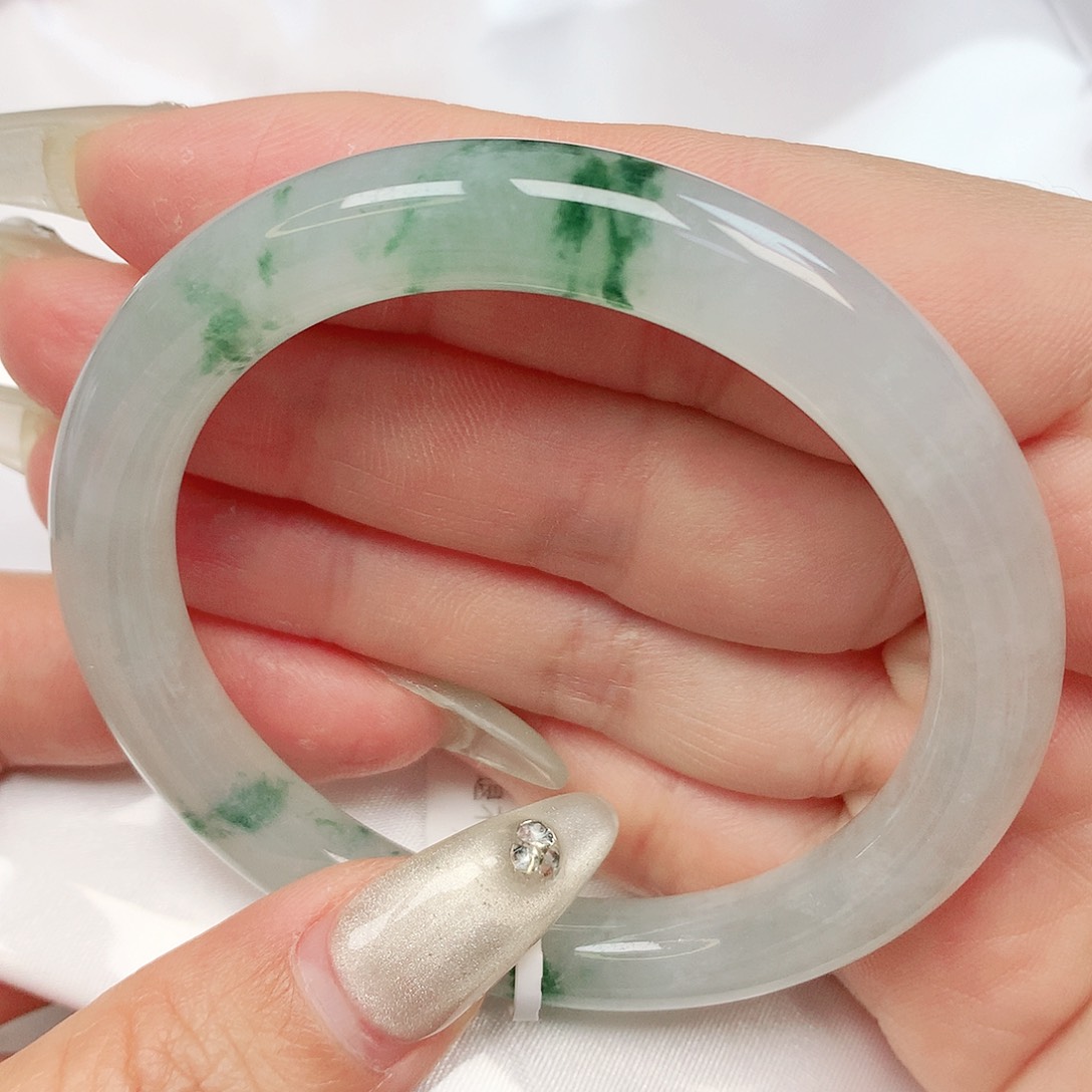 翡翠手镯未镶嵌抖音563