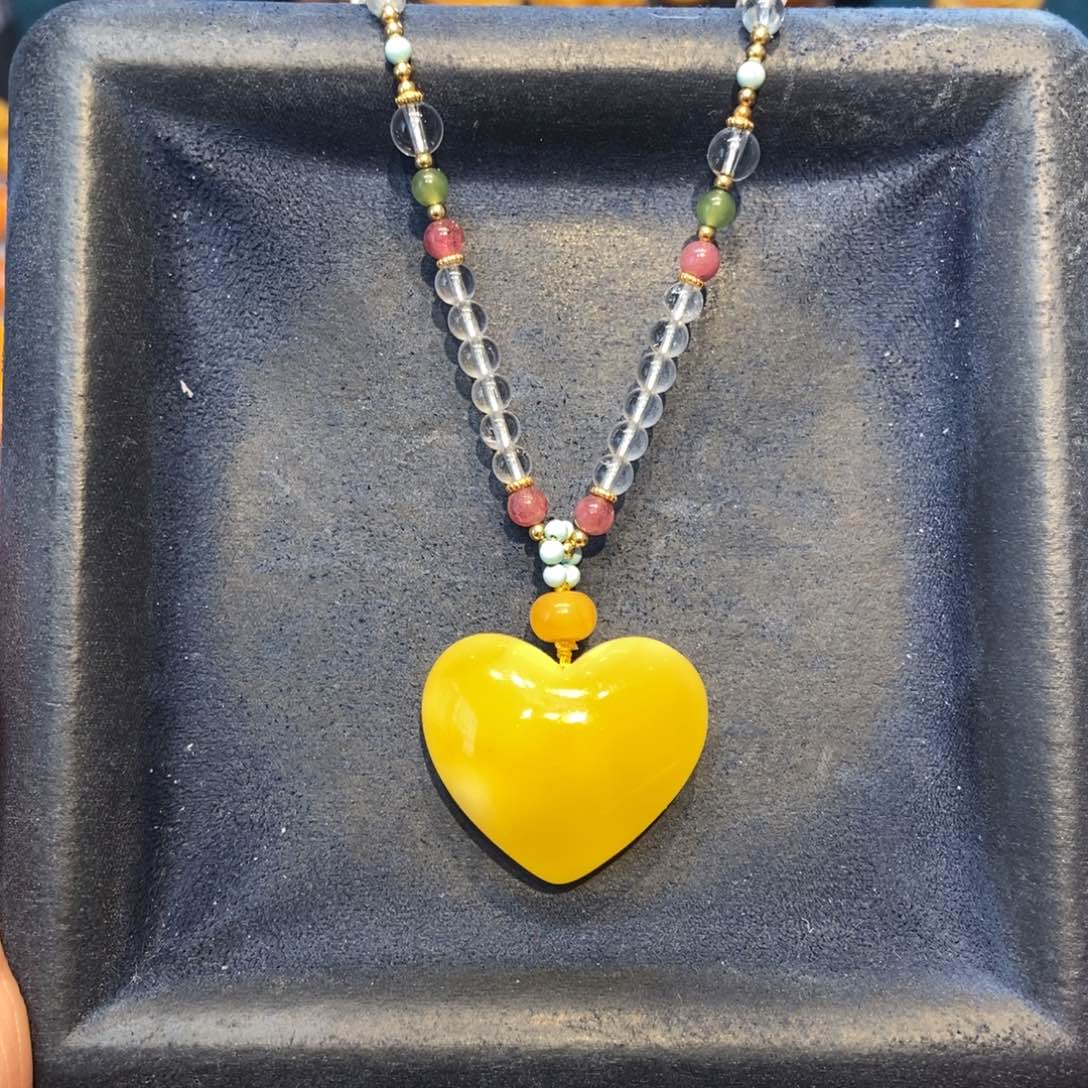 琥珀未镶嵌颈饰蜜蜡