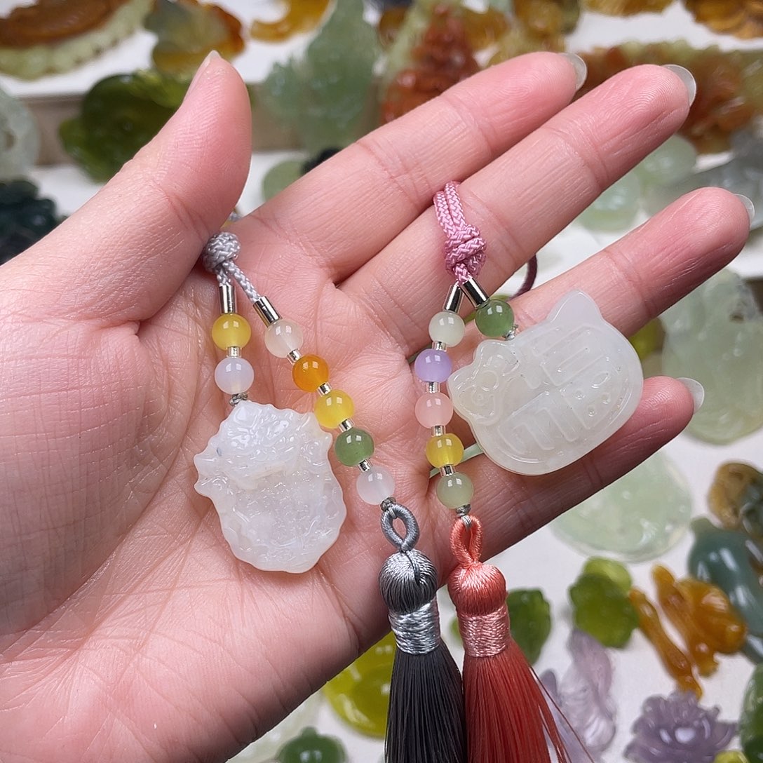 蛇纹石玉未镶嵌颈饰