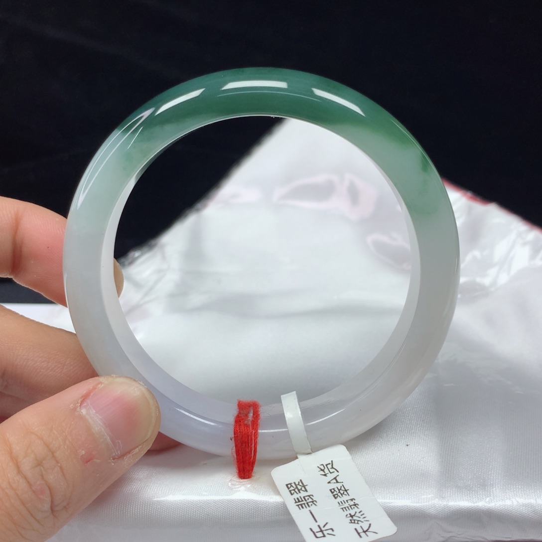 翡翠手镯（圆镯）未镶嵌57.5