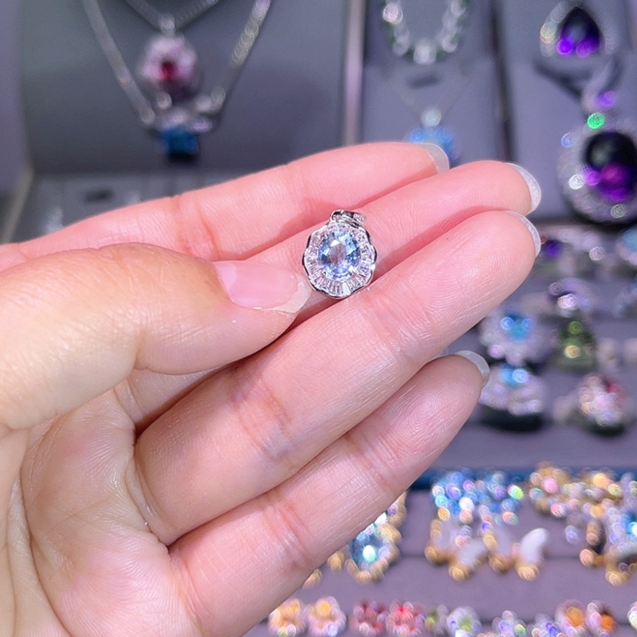 【闪购商品】海蓝宝石吊坠(赠链)银S925镶嵌