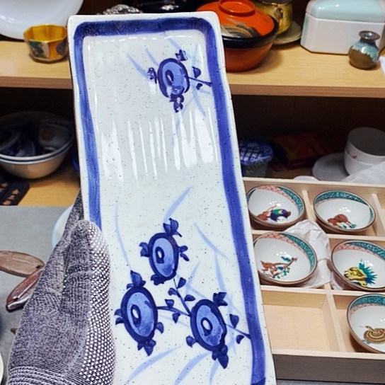 瓷片新年快乐。万事如意