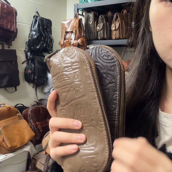 2个自然随机发货吧