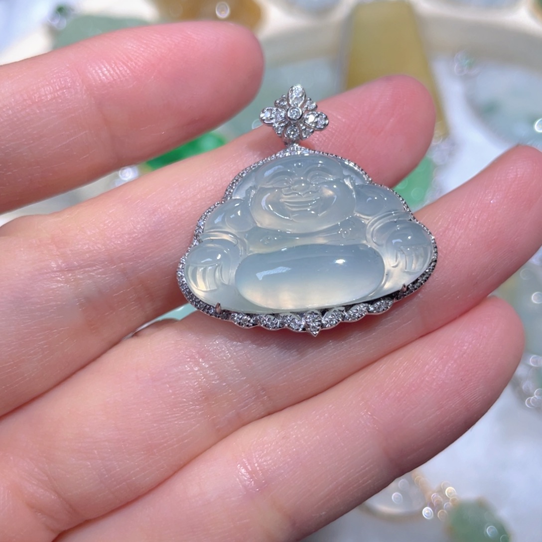 翡翠颈饰18K金镶嵌翡翠