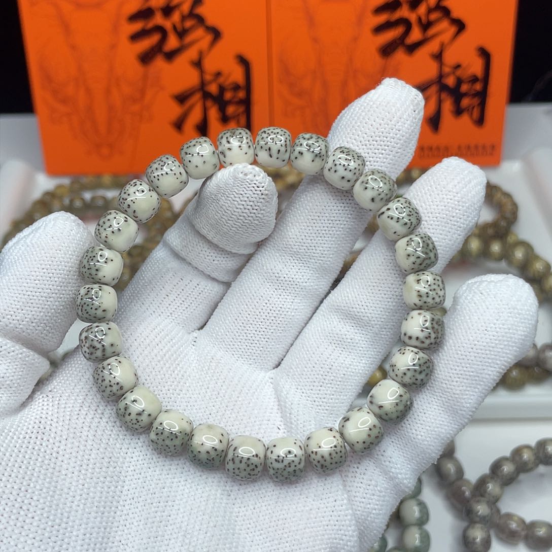 星月菩提手串 04。9/8绿背河豚