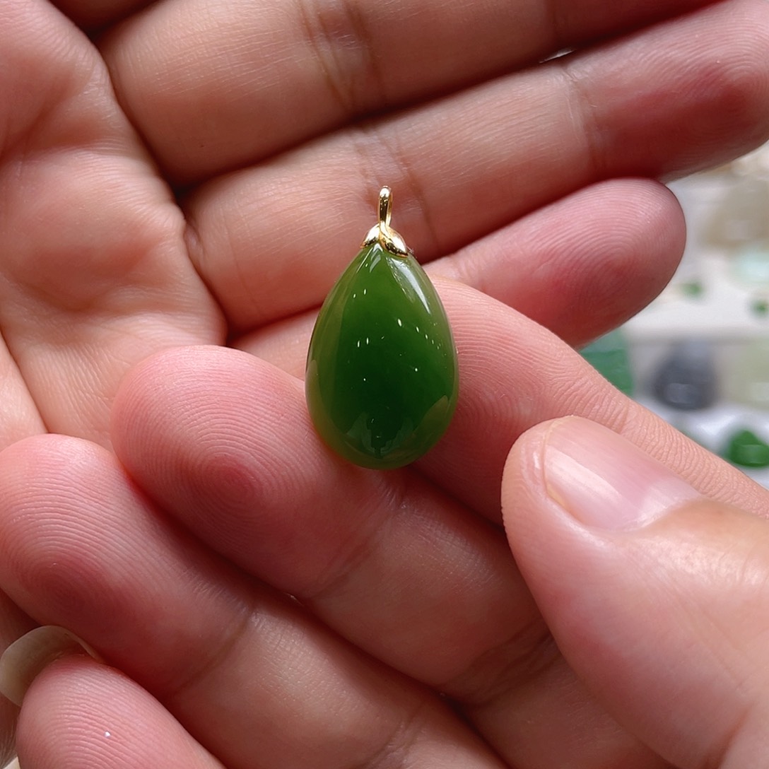 和田玉（碧玉）18K金镶嵌颈饰