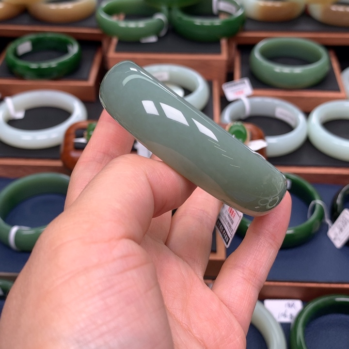 和田玉未镶嵌手镯58圈口