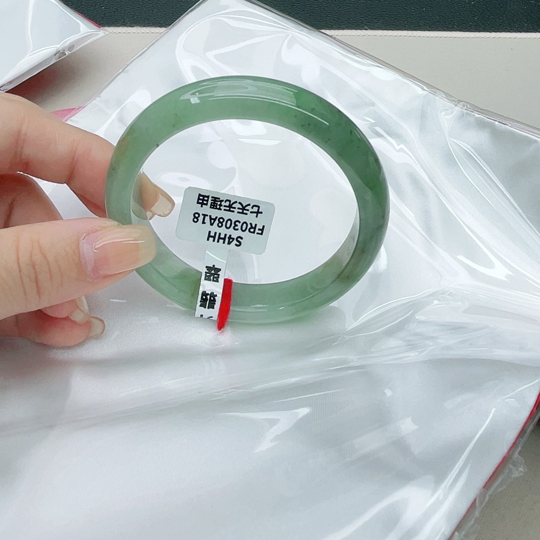 翡翠手镯未镶嵌正55.5